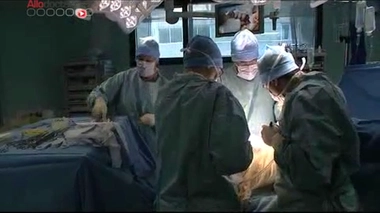 Vidéo - En France, le sofosbuvir est accessible dans le cadre d’une autorisation temporaire d’utilisation (ATU) pour un coût de 56.000 euros pour un traitement de 12 semaines.