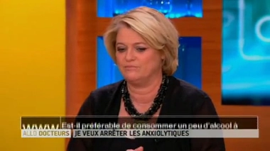 Est-il préférable de consommer un peu d'alcool à la place d'anxiolytiques ?