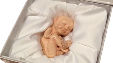 Porter son enfant dans ses bras avant sa venue au monde ? (crédit : 3d-babies)