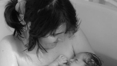 Les dangers de l'accouchement aquatique (cc-by-sa Alberto Perra and Angela Giusti)