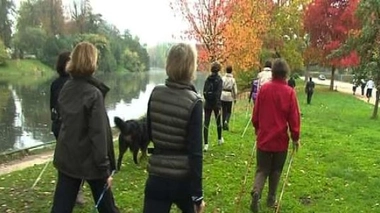 Marcher : un réflexe naturel ?