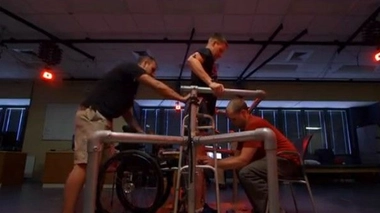 Des paraplégiques retrouvent une motricité grâce à la stimulation électrique