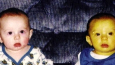 'Les jumeaux Michael et Mélanie : seule Mélanie a la maladie' Photo : Association française de Crigler-Najjar