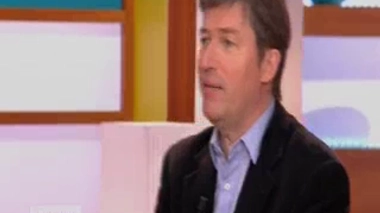 Denis Mukwege, la médecine pour seule arme. Chronique d'Eric Lemasson du 13 février 2014, dans Le Magazine de la Santé. (Crédit photo : Pinault/VOA - domaine public)