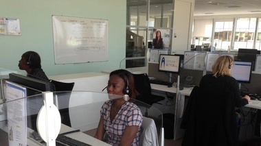 Au centre d'appels Ebola, les opérateurs calment les inquiétudes