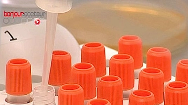 Ebola mute et freine la recherche