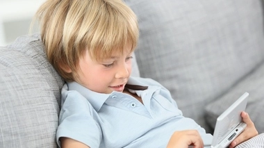 Jouer modérément aux jeux vidéo peut améliorer l'apprentissage (© goodluz - Fotolia.com)