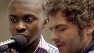  Carl et Mathieu Chédid (Source : SOS Autisme) 