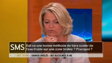 Est-ce une bonne idée de faire couler de l'eau froide sur une brûlure ?
