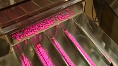 Laboratoires, bienfaiteurs ou manipulateurs ?