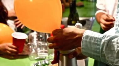 Le gaz hilarant est la quatorzième drogue la plus consommée au monde. (Image : vidéo Youtube) 