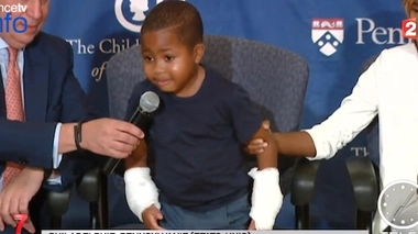 Zion Harvey est le premier enfant au monde à avoir reçu une greffe des deux mains.