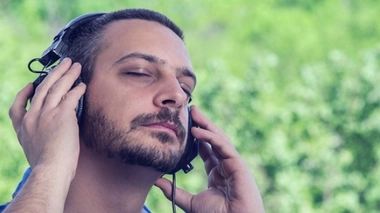 Si la musique adoucit les moeurs, elle peut aussi apaiser la douleur !