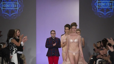 La première ligne de sous-vêtements haut de gamme pour peronnes incontinentes a été présentée à la fashion week de Nouvelle-Zélande