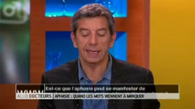 L'aphasie peut-elle se manifester plusieurs années après un traumatisme crânien ?