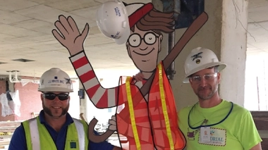 Jason Hansey avec un collègue sur le chantier à South Bend