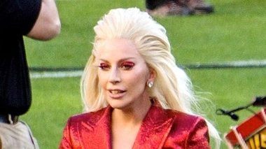 Lady Gaga en février 2016 (cc-by Appap)