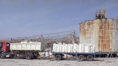image d'archive de la ville de Toulouse, photographie usine AZF route d'Espagne, 21 septembre 2001,premiers dégats colatéraux occasionés par le souffle de l'explosion et constatés.