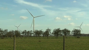 Éoliennes : contrôler les nuisances sonores et mieux informer les riverains