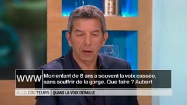 Mon enfant a souvent la voix cassée, que faire ?