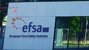 Entrée des quartiers généraux de l'EFSA, à Parme. (cc by sa Carlo Dani)