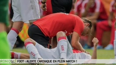 Abdelhak Nouri lors de son malaise cardiaque (image issue du Magazine de la santé du 11 juillet 2017).