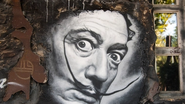 La célèbre moustache de Salvador Dali a été retrouvée intacte lors de son exhumation.