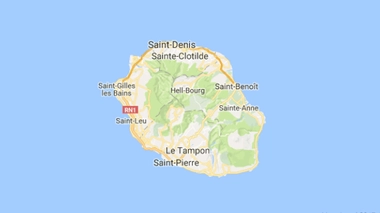 "La grippe n'avait jamais autant touché les jeunes à La Réunion", selon le Dr François Chièze.