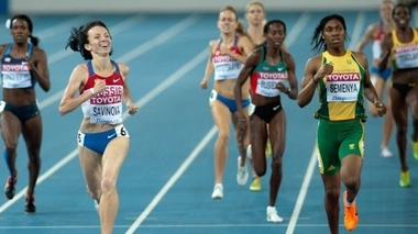 Caster Semenya (à droite) a été championne olympique en 2012 et 2016, et deux fois championne du monde en 2011 et 2017. Illustration : finale des championnats du monde 2011. (Crédits : Erik van Leeuwen / GFDL)