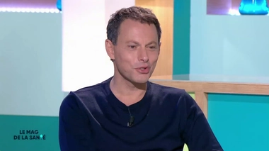 "Devenir père grâce à la gestation pour autrui", entretien avec Marc-Olivier Fogiel, journaliste-animateur et auteur du livre "Qu'est-ce qu'elle a ma famille ?"