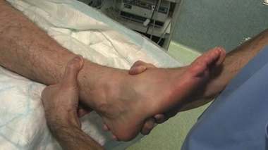 Prothèse de cheville : une intervention rare