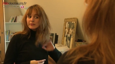 Cheveux raides vs cheveux frisés : un expert vous explique tout