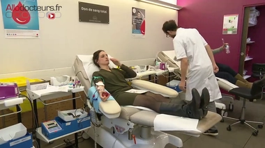 Don du sang : vers un assouplissement des règles pour les homosexuels ?