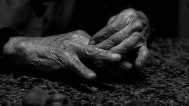 Aurait-on hâté la mort de plusieurs patients âgés ? 