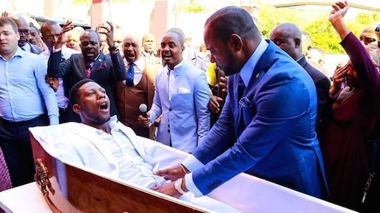 Un pasteur prétend ressusciter un homme "mort"