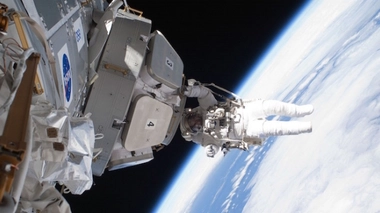 Des virus latents réactivés chez les astronautes dans l'espace