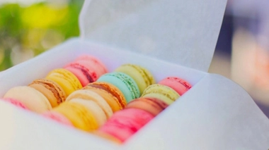 Un macaron sur quatre contient trop de colorants