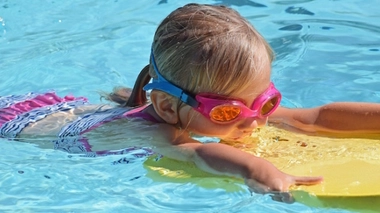 Noyades : la ministre des Sports lance un plan "Aisance aquatique"