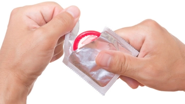 Préservatif : comment ne pas perdre son érection ?