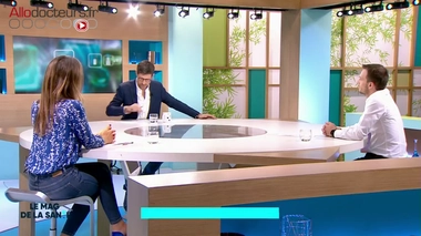 A quoi peuvent être dûs les tremblements d'Angela Merkel ?