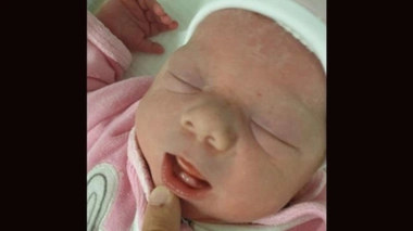 A Béthune, un bébé naît avec deux dents !