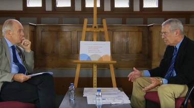 Discussion entre le professeur Joyeux (à gauche) et le professeur Fourtillan (à droite)