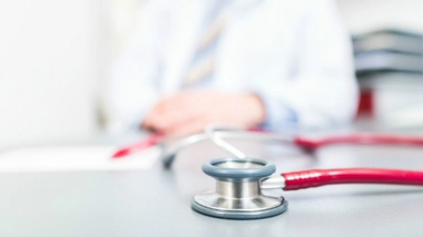 Médecine : les internes choisissent en priorité la chirurgie plastique et la dermatologie