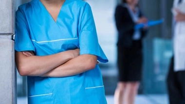 Obligation vaccinale : "Certains EHPAD n’auront plus assez de personnel pour s’occuper des résidents"