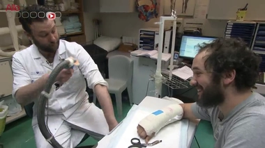 Le gypsothérapeute, expert de l'immobilisation  