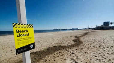 Image d'illustration. Plage fermée en raison de l'épidémie de coronavirus dans la banlieue de Melbourne, Australie.