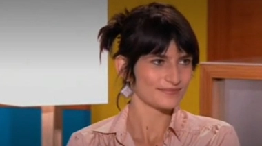 Marion Larat sur le plateau du Magazine de la Santé le 16 octobre 2013.