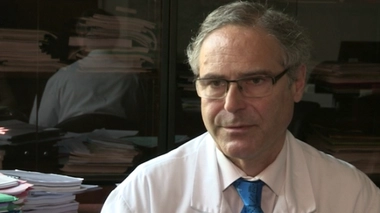 L’AP-HP met fin aux fonctions du Pr Perronne