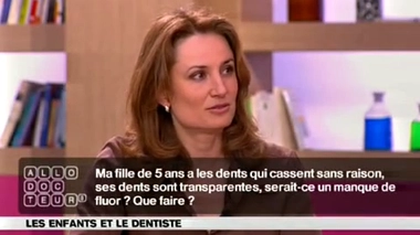 Dents de lait : un manque ou un excès de fluor ?