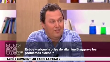 Acné : aggravée par la vitamine B ?